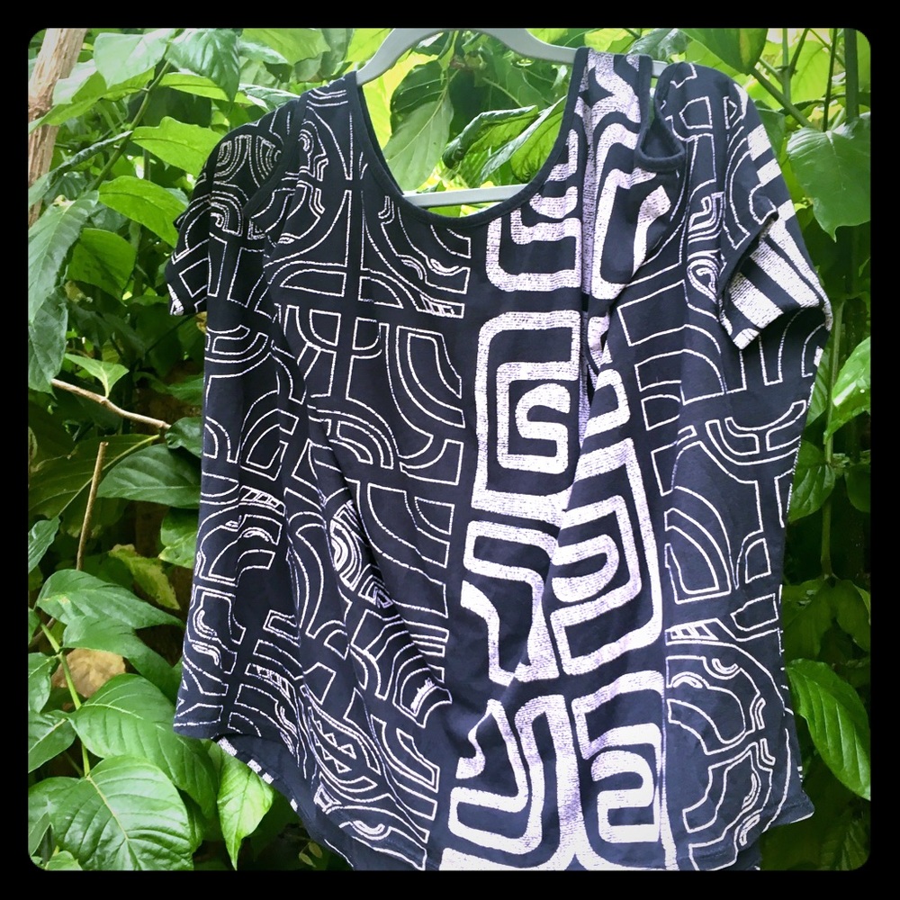 🌺Hawaiian Cold Shoulder Top🌺